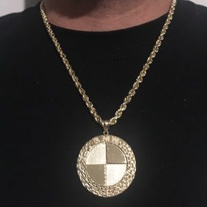 Men gold chain and pendant